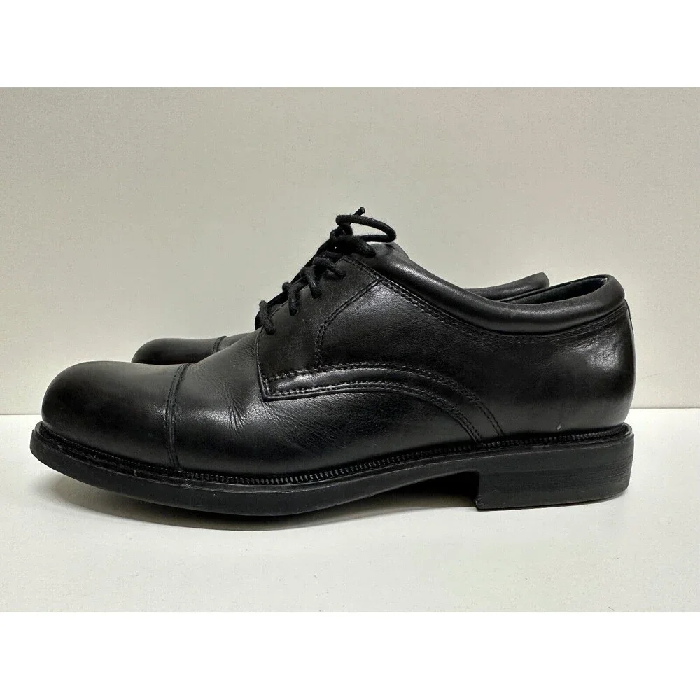 Hunter's Bay Collection men size 9 black leather upper cap toe lace-up shoes